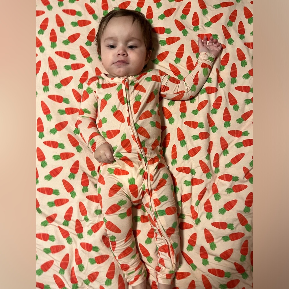 Birdie Bean bamboo carrot convertible footie 12-18 months